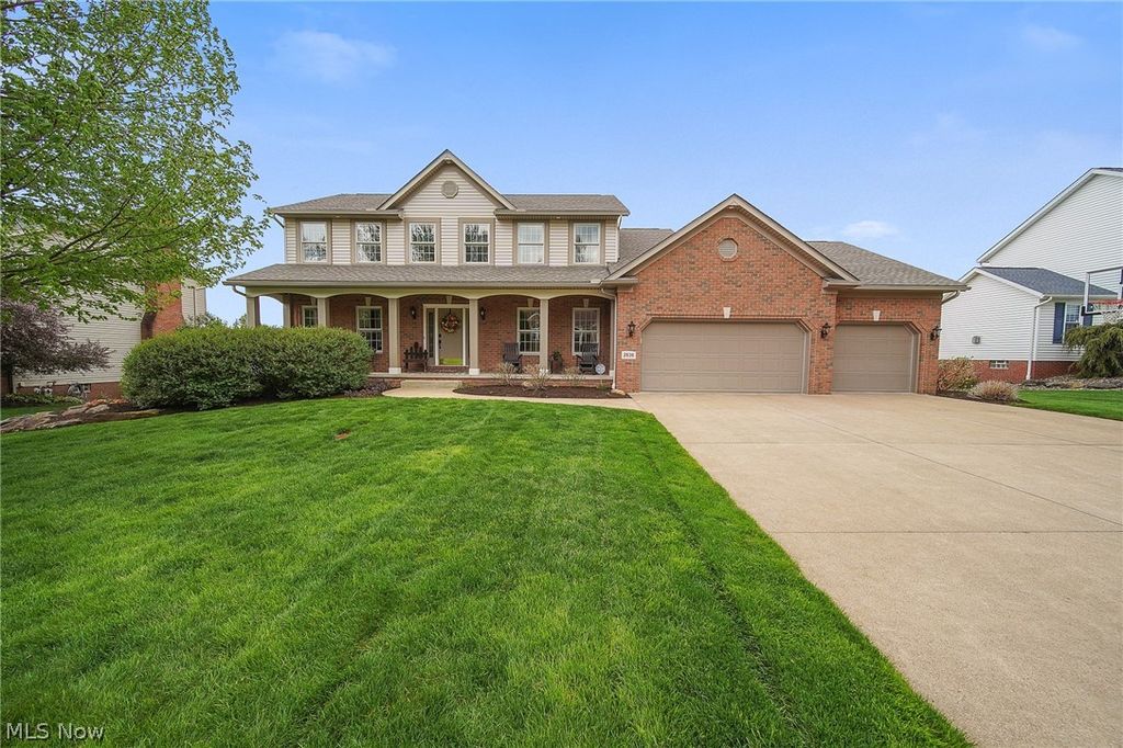 Photo of 2536 Chadwell Circle NW, North Canton, OH 44720 (MLS # 5204367)