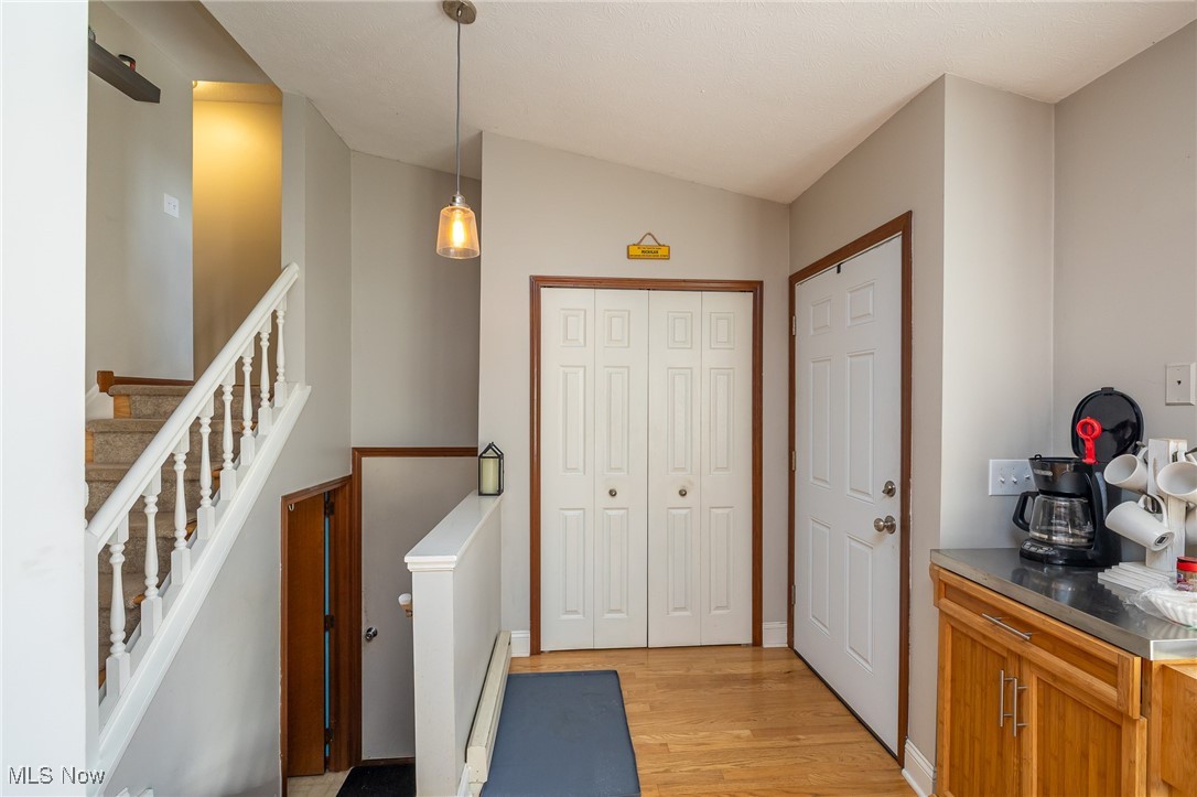 Creekside Vill - Residential