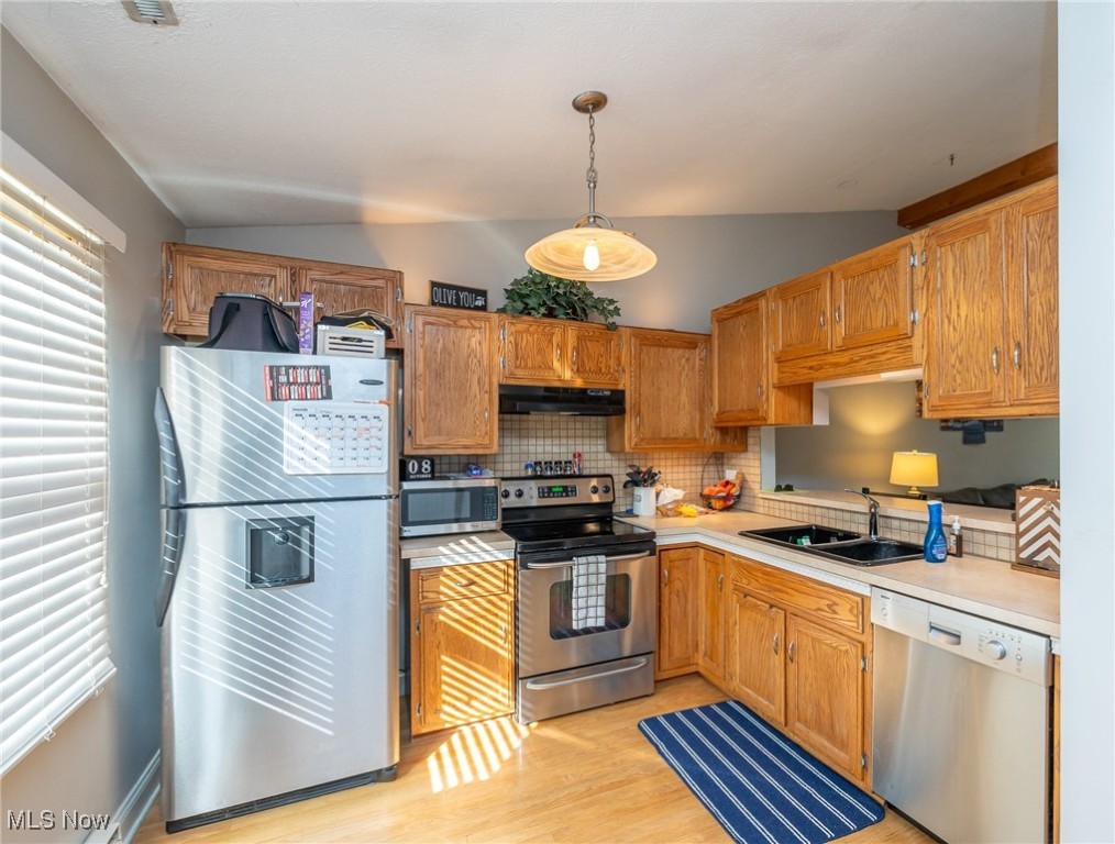 Creekside Vill - Residential