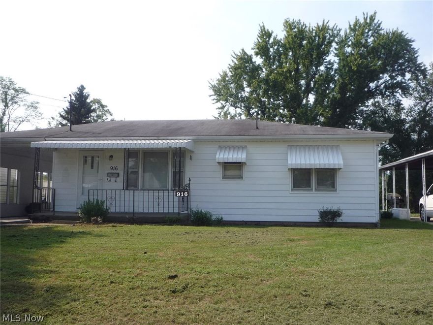 Nice location in Vienna. 3 BR, 2 BA home with 12x40 carport plus a 2½ car garage behind. House built in 1960. Family room on back of house has 2nd full bath. Hardwood floors under some of the carpeting. SELLER WILL PAY $1,500. TOWARD BUYERS CLOSING COSTS.