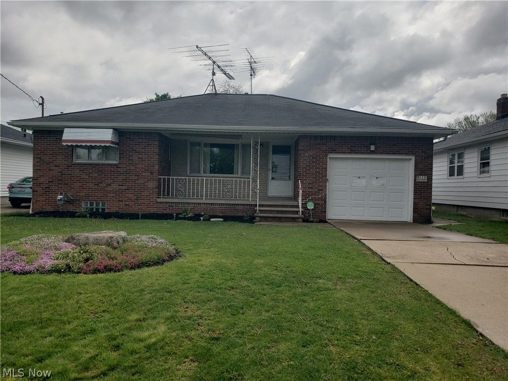 Photo of 3105 Washington Avenue, Lorain, OH 44052 (MLS # 5206800)