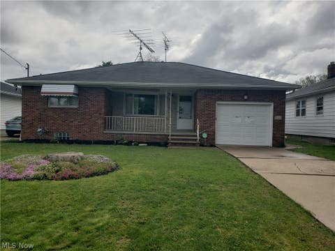 Homes For Sale - 3105 Washington Avenue<br/> Lorain, OH 44052
