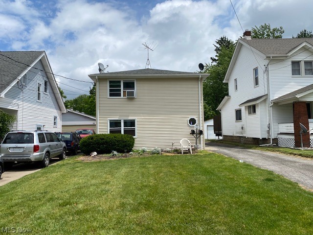 Up/down duplex with maintenance free exterior. New roof, new siding and new windows installed in the last five years. Good condition.
