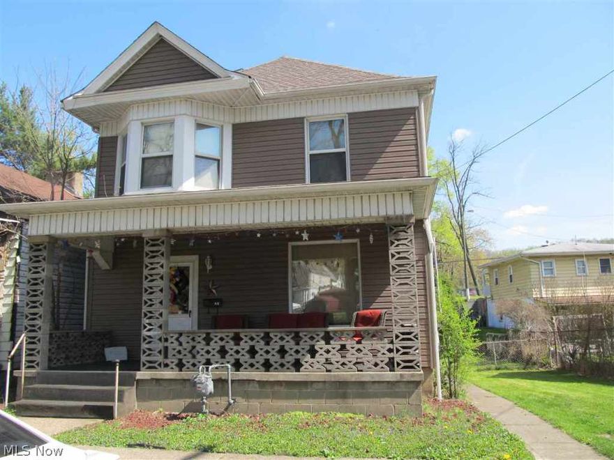 MIN/GAS/OIL RIGHTS DO TRANSFER. (NOT UNDER LEASE) Spacious 2 story, 4 bedroom, 2 full bath with beautiful wood trim, covered porch, fenced yard, 1584 sq ft, home warranty.