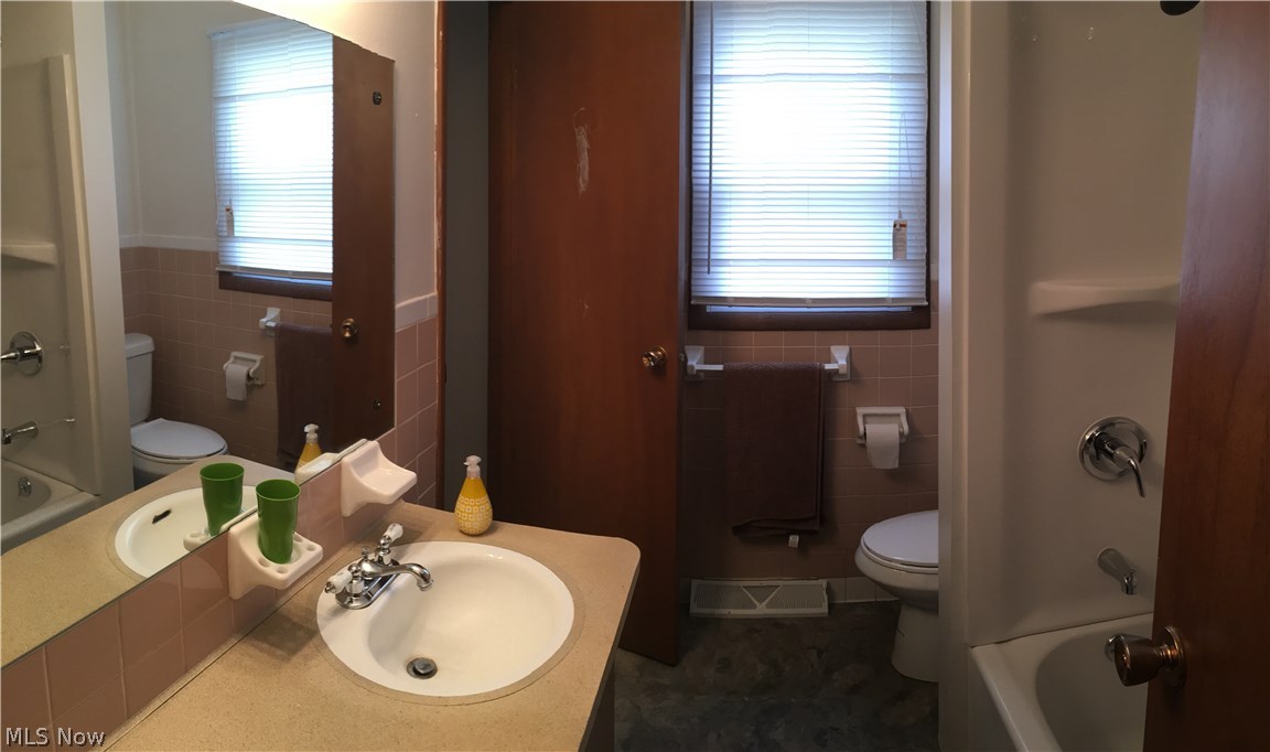 Liberty Manor 02 - Residential