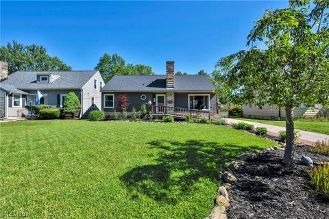 Homes For Sale - 25970 Bagley Road<br/> Olmsted Falls, OH 44138
