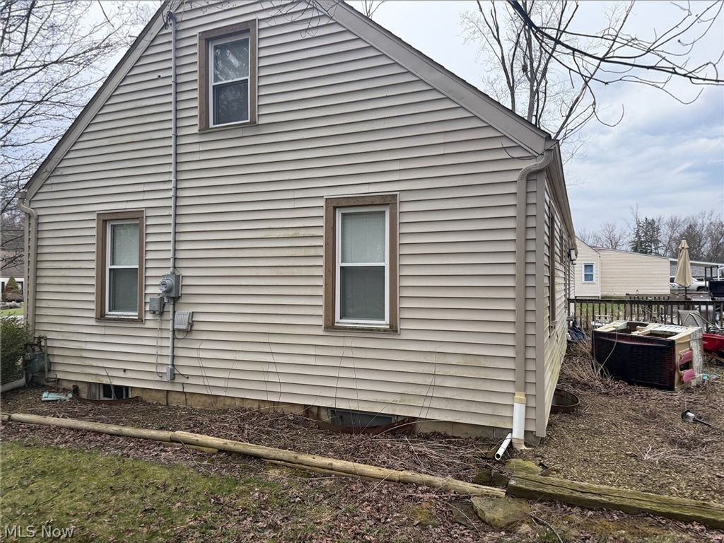 Photo of 3045 Evelyn Road, Youngstown, OH 44511 (MLS # 5195189)