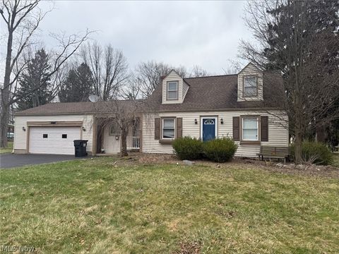 Homes For Sale - 3045 Evelyn Road<br/> Mahoning County, Youngstown, OH 44511