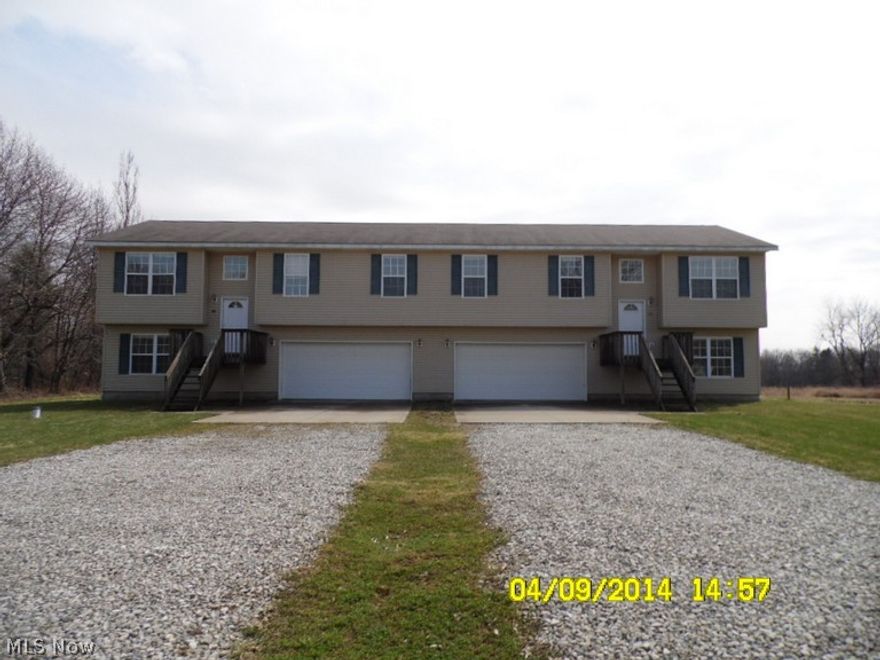 Large, newer bank owner duplex in overall good condition...needs minimal touch up. Sells As-Is, All inspections and related costs to be arranged
and paid by buyer. 3 bedrooms, 2 1/2 baths each side with finished lower level space. Great owner occupied opportunity. $ 1000 min earnest
money ( 10% for cash offers )and either POF or pre-approval with initial offer. ALL OFFERS MUST BE ACCOMPANIED BY A PRE-QUAL LETTER
OR PROOF OF FUNDS'', Addendums will follow accepted offer.