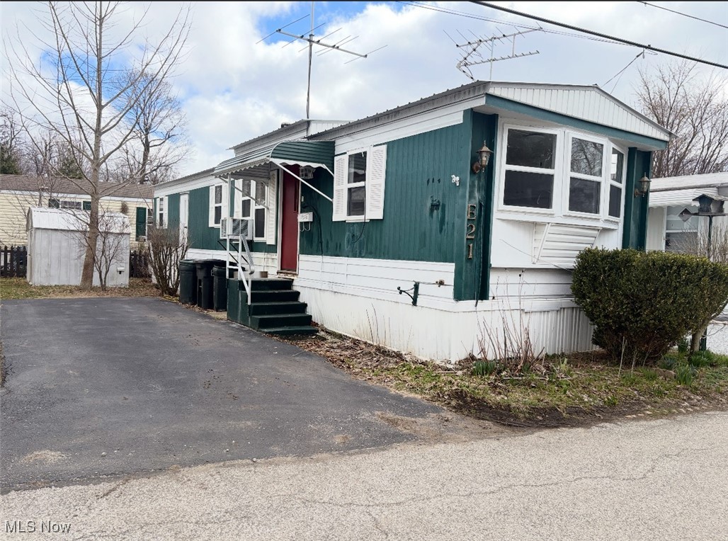 9151 Mentor Avenue #E21, Mentor, Ohio image 1