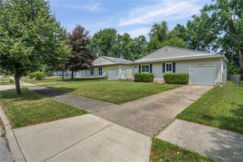 Tiny photo for 654 Wesley Drive, Berea, OH 44017 (MLS # 5232641)