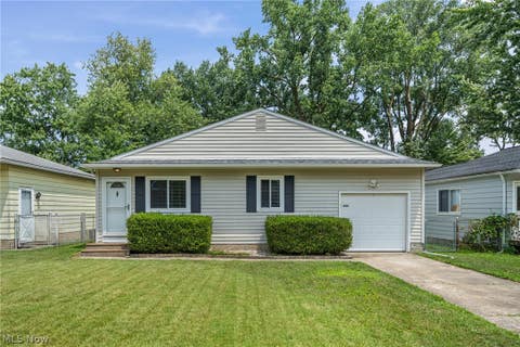 Photo of 654 Wesley Drive, Berea, OH 44017 (MLS # 5232641)