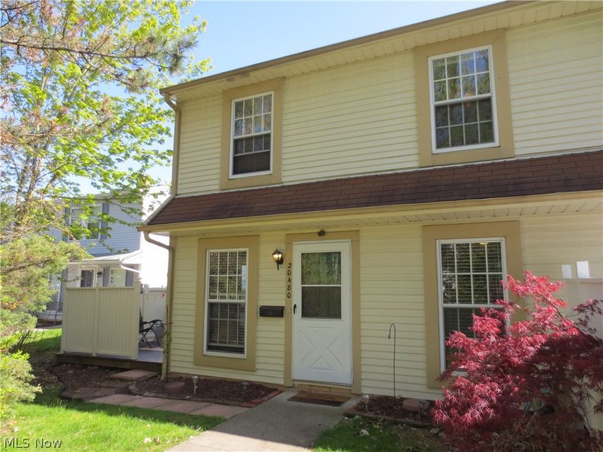 Welcome to Williamsburg Court! Live the condo lifestyle! This well-maintained, move in ready 2 Bedroom Townhouse features a private entrance, spacious living area, lots of natural light, great patio, eat in kitchen, a spacious Master Bedroom, & 1 car garage! Appliances included! Affordable maintenance fees! GREAT location near Cleveland Metroparks Lake to Lake Trail, Cleveland Browns Training Facility, Baldwin Wallace University. Southwest General Hospital, I 480, I 71 and Cleveland Hopkins International Airport! So what are you waiting for? Make your appointment TODAY before it's too late.