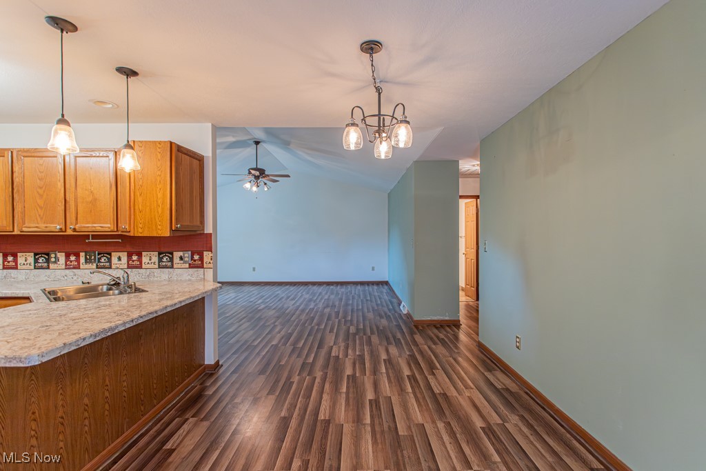 Roberto Place Condo - Residential