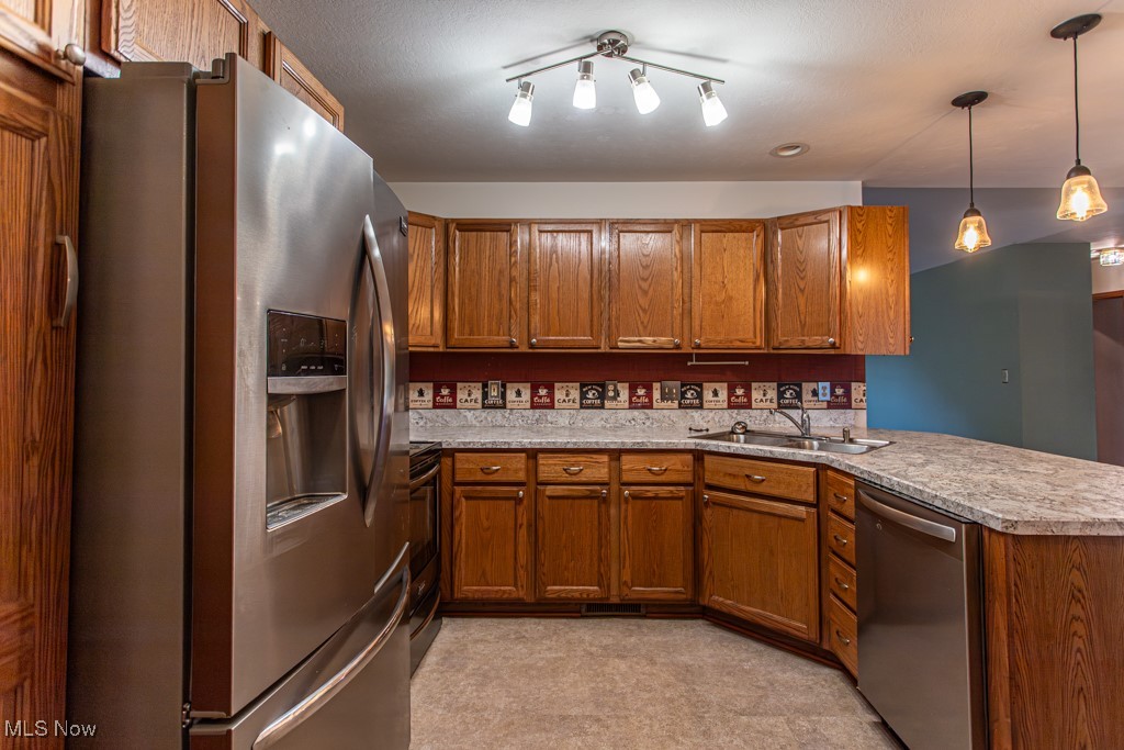 Roberto Place Condo - Residential