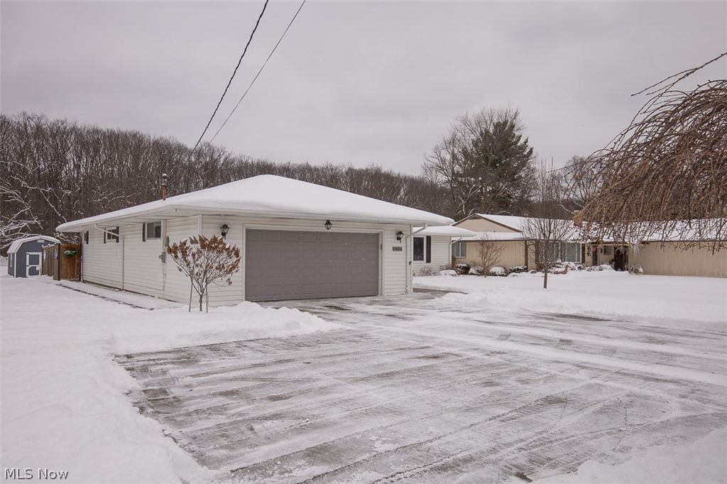 Photo of 14686 Drake Road, Strongsville, OH 44136 (MLS # 5189021)