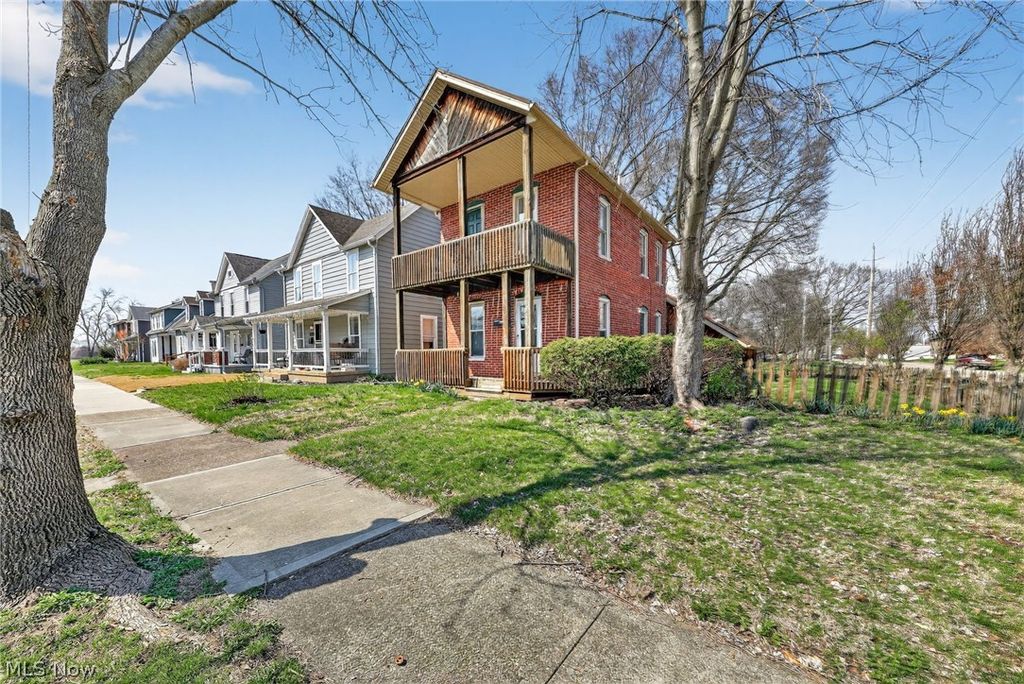 Photo of 33 E Cottage Avenue, Dayton, OH 45449 (MLS # 5196225)