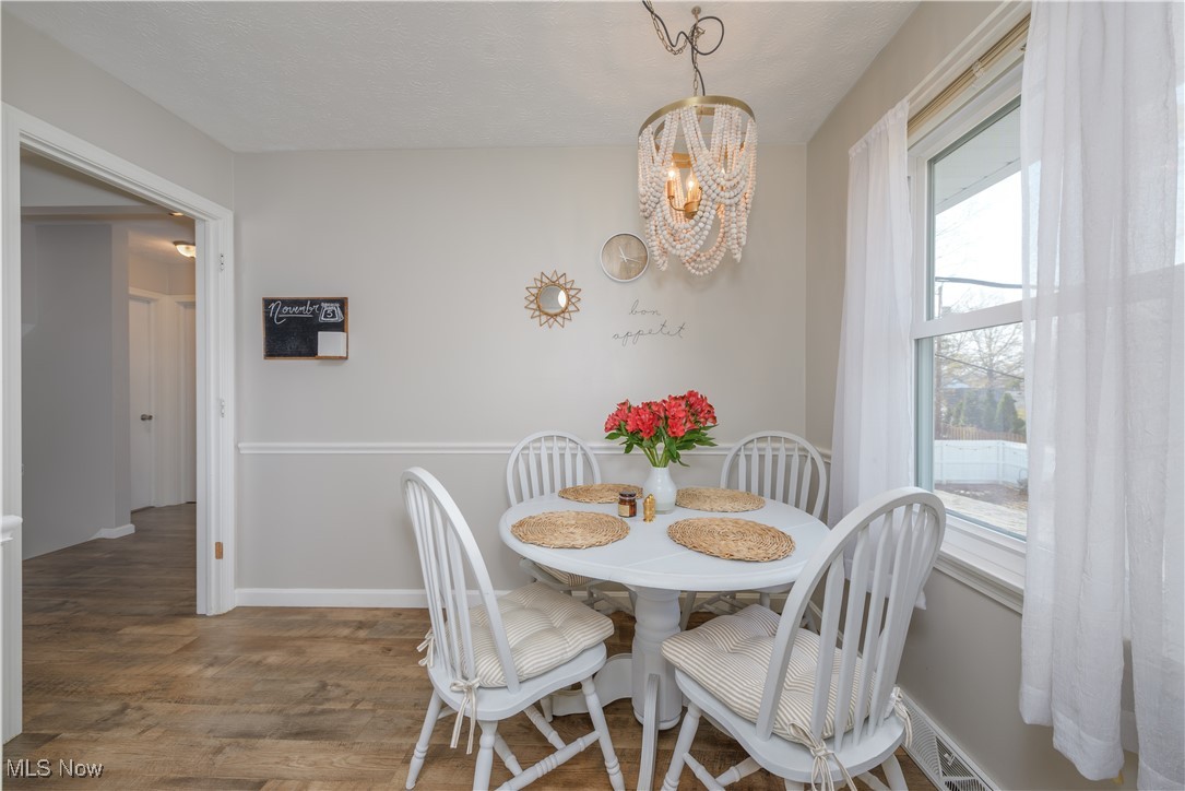 Cuyahoga Falls, Ohio 44223, United States, 3 Bedrooms Bedrooms, ,3 BathroomsBathrooms,Residential,Active,96795