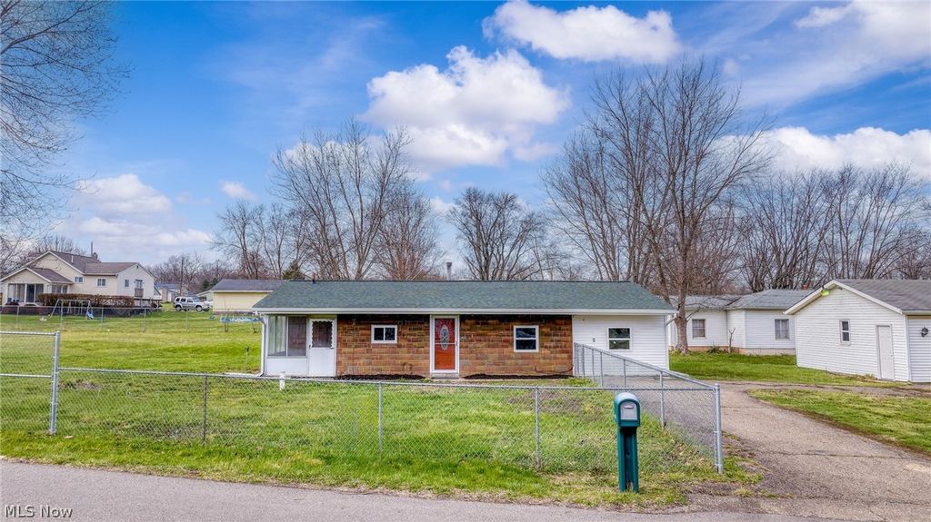 Photo of 4321 30th Street NE, Canton, OH 44705 (MLS # 5196704)