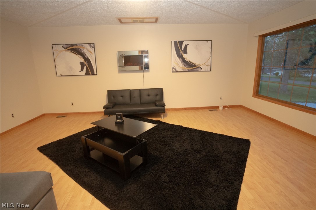 4026 Lake Vista Road, Akron, Ohio image 15