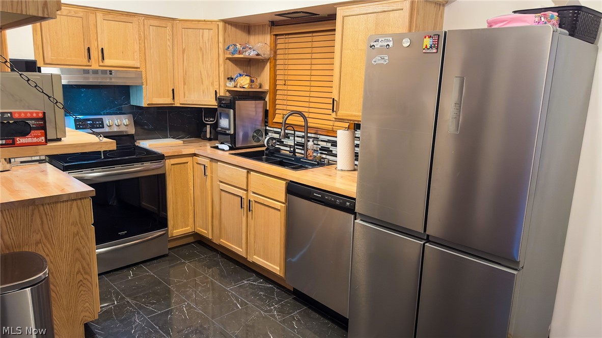 4026 Lake Vista Road, Akron, Ohio image 11