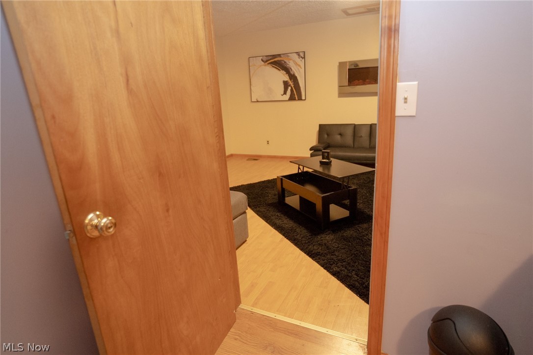4026 Lake Vista Road, Akron, Ohio image 30