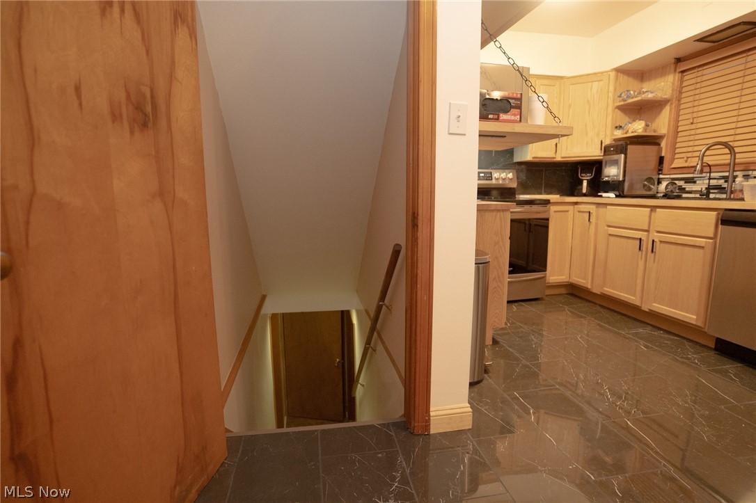 4026 Lake Vista Road, Akron, Ohio image 13