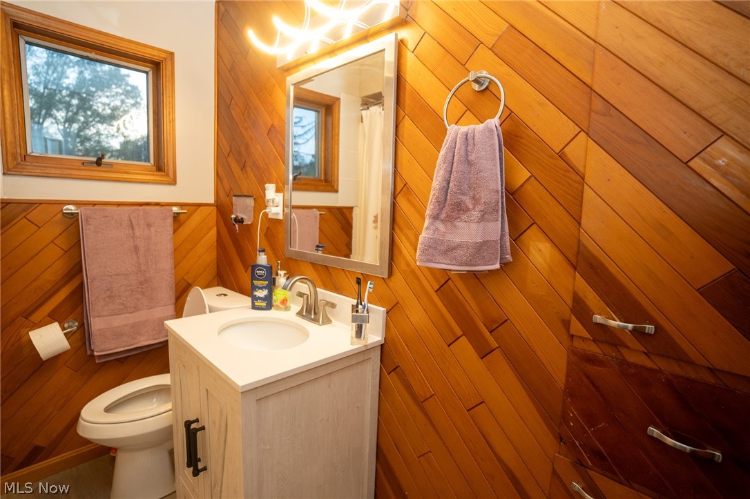 4026 Lake Vista Road, Akron, Ohio image 22