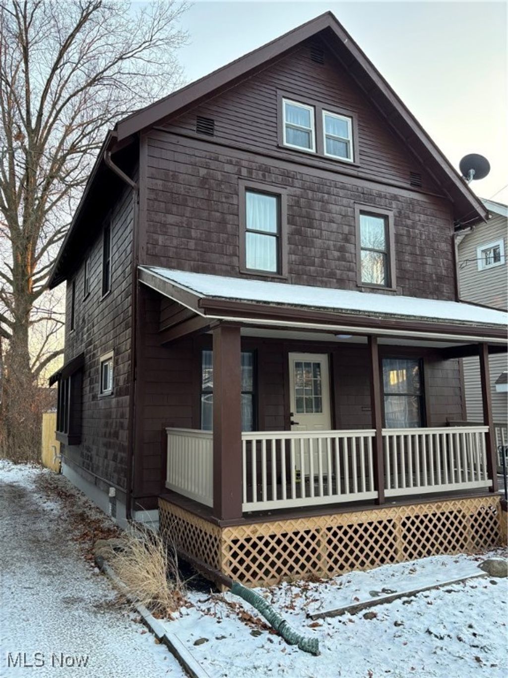 Photo of 84 E Ido Avenue, Akron, OH 44301 (MLS # 5177649)