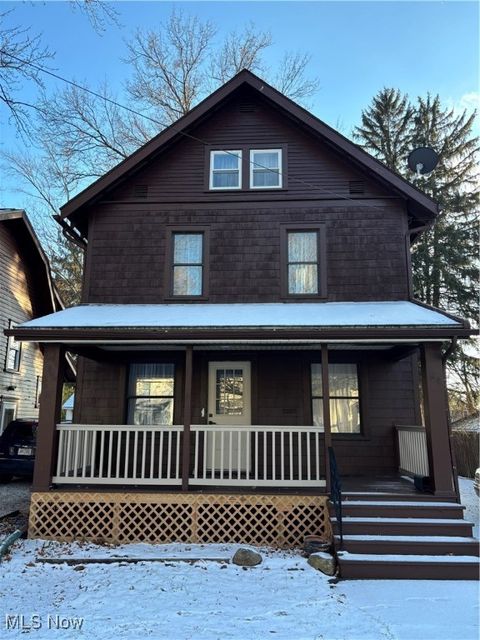 Photo of 84 E Ido Avenue, Akron, OH 44301 (MLS # 5177649)