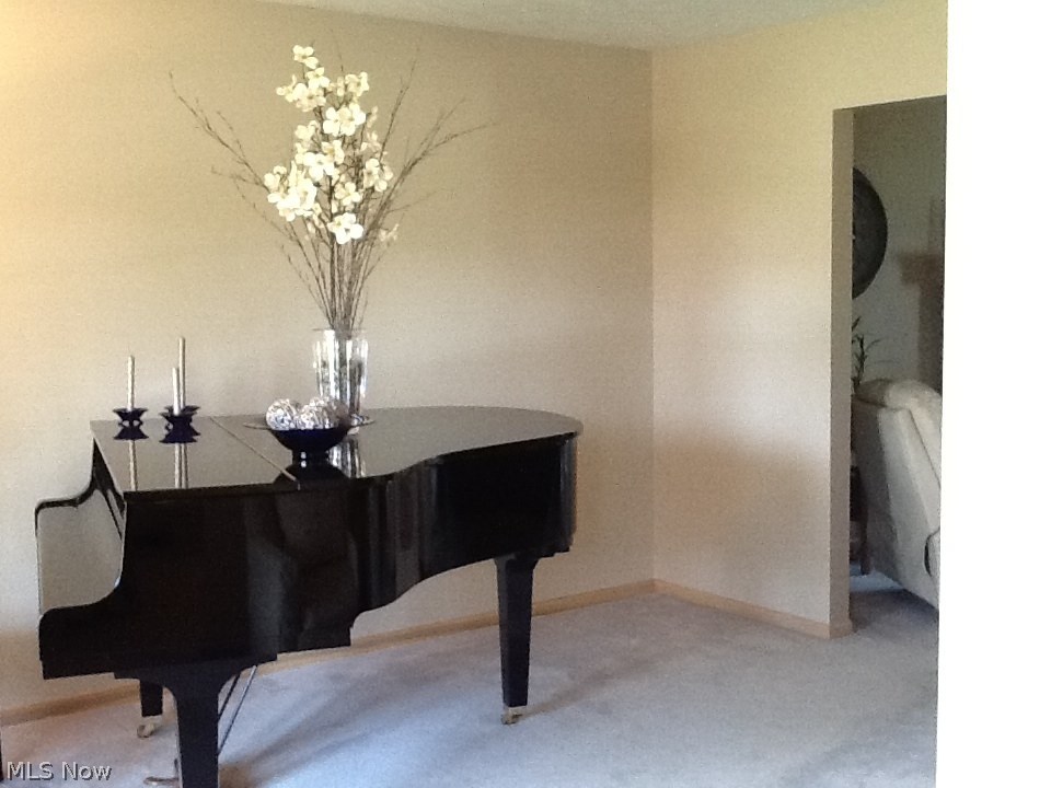 Hunt Club Mdws 04 - Residential