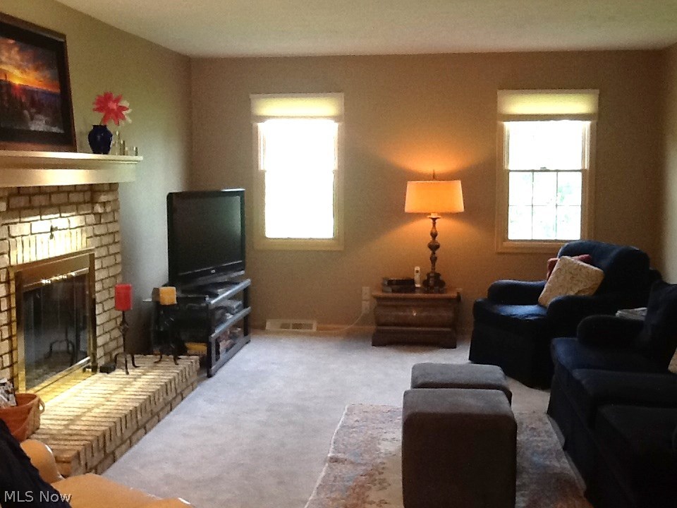 Hunt Club Mdws 04 - Residential