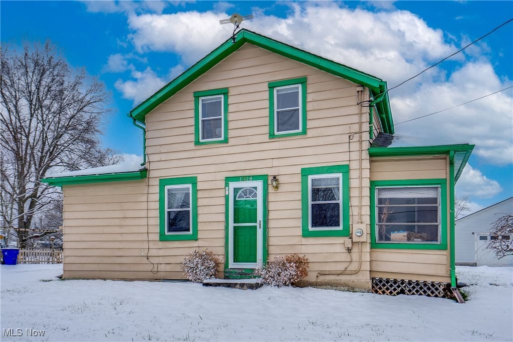 Photo of 1314 Bank Street, Atwater, OH 44201 (MLS # 5179300)