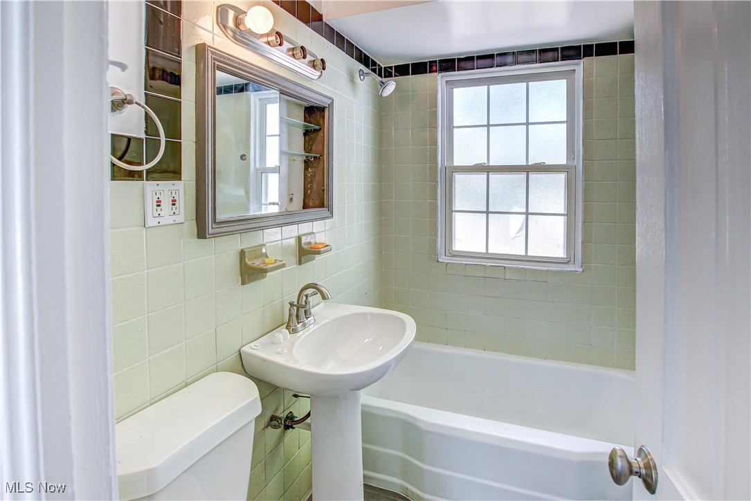 Cleveland Heights, Ohio 44118, United States, 4 Bedrooms Bedrooms, ,2 BathroomsBathrooms,Residential,Active,132623