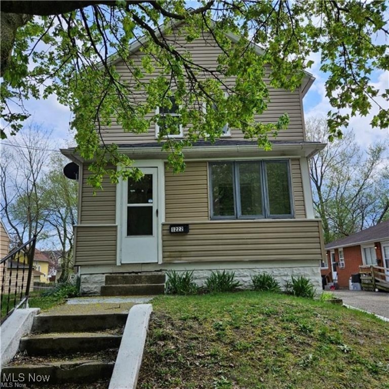 Welcome to this beautifully maintained 4-bedroom, 1.5-bath home offering both comfort and style. Enjoy spacious bedrooms, nicely laid flooring throughout, and recently updated kitchens and bathrooms that bring a fresh, modern touch. The large basement includes washer and dryer hookups and provides ample room for storage or future customization. Don't miss out on this move-in-ready gem Schedule your tour today