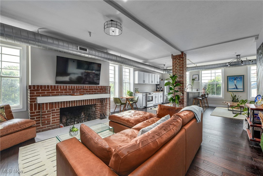 3200 Franklin Boulevard 203