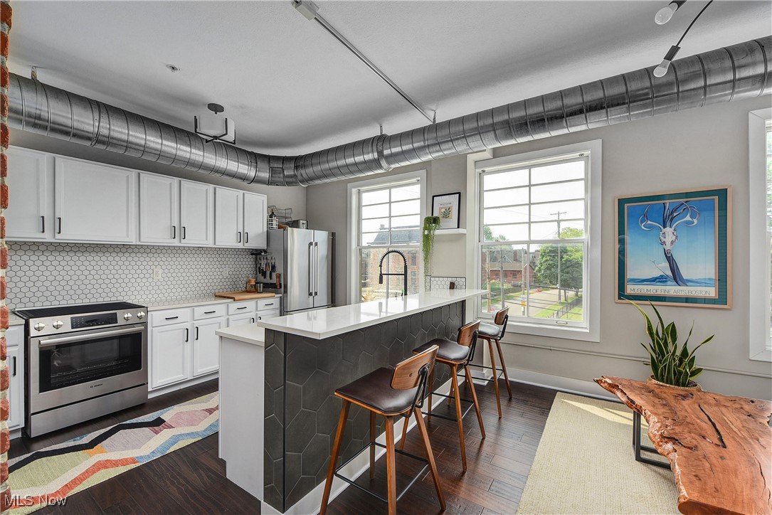 3200 Franklin Boulevard 203