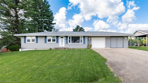 Photo of 103 Downing Dr, Zanesville, OH 43701 (MLS # 5240781)