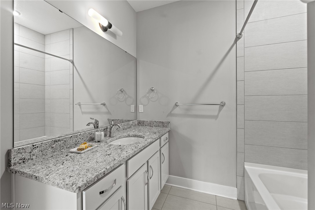 Breakwater Bluffs Lt Twnhms S - Residential