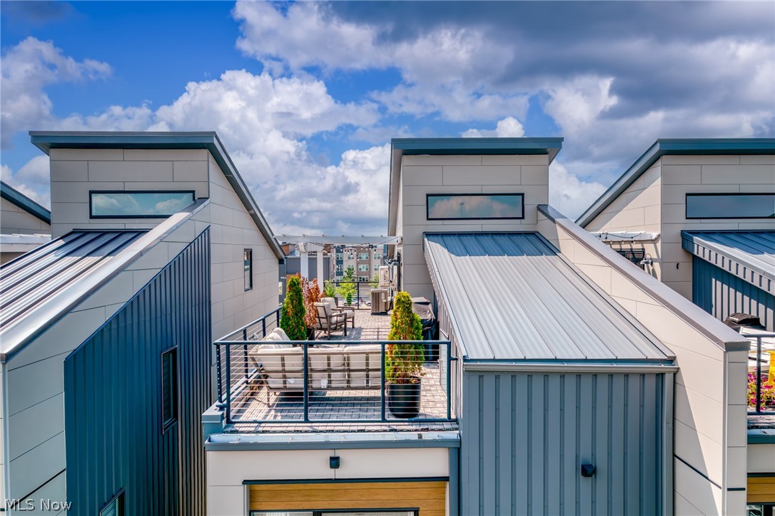 Breakwater Bluffs Lt Twnhms S - Residential