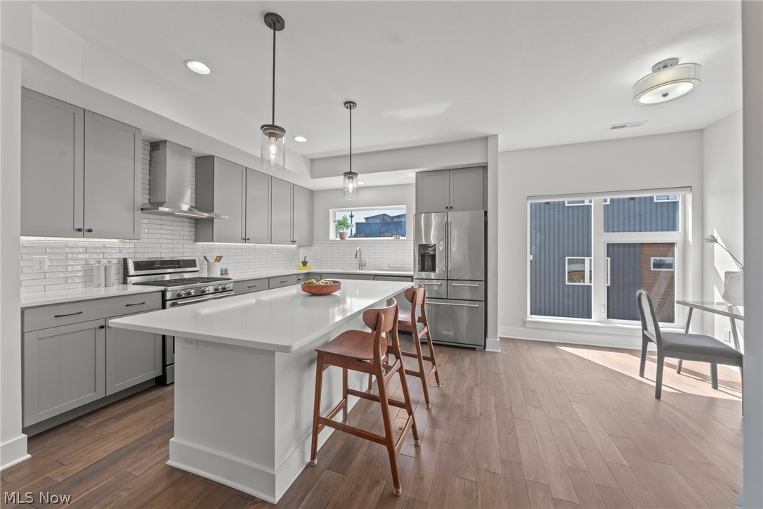 Breakwater Bluffs Lt Twnhms S - Residential