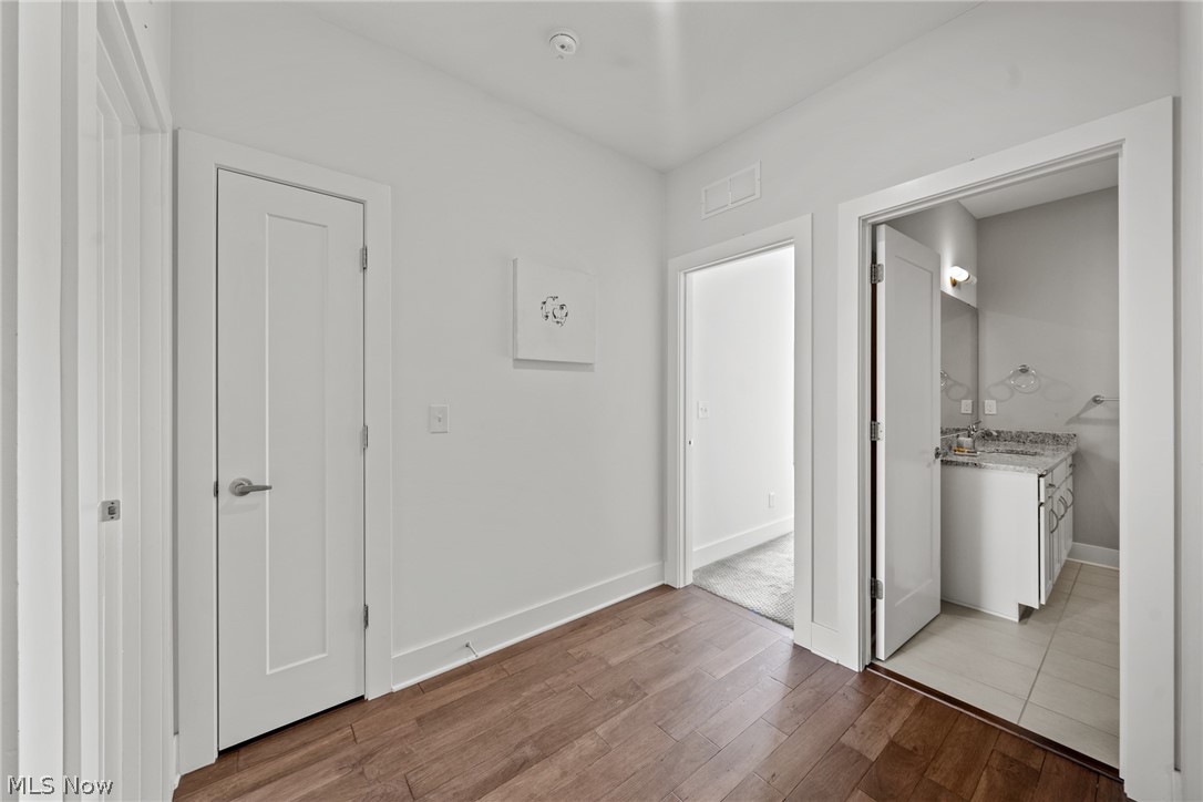 Breakwater Bluffs Lt Twnhms S - Residential