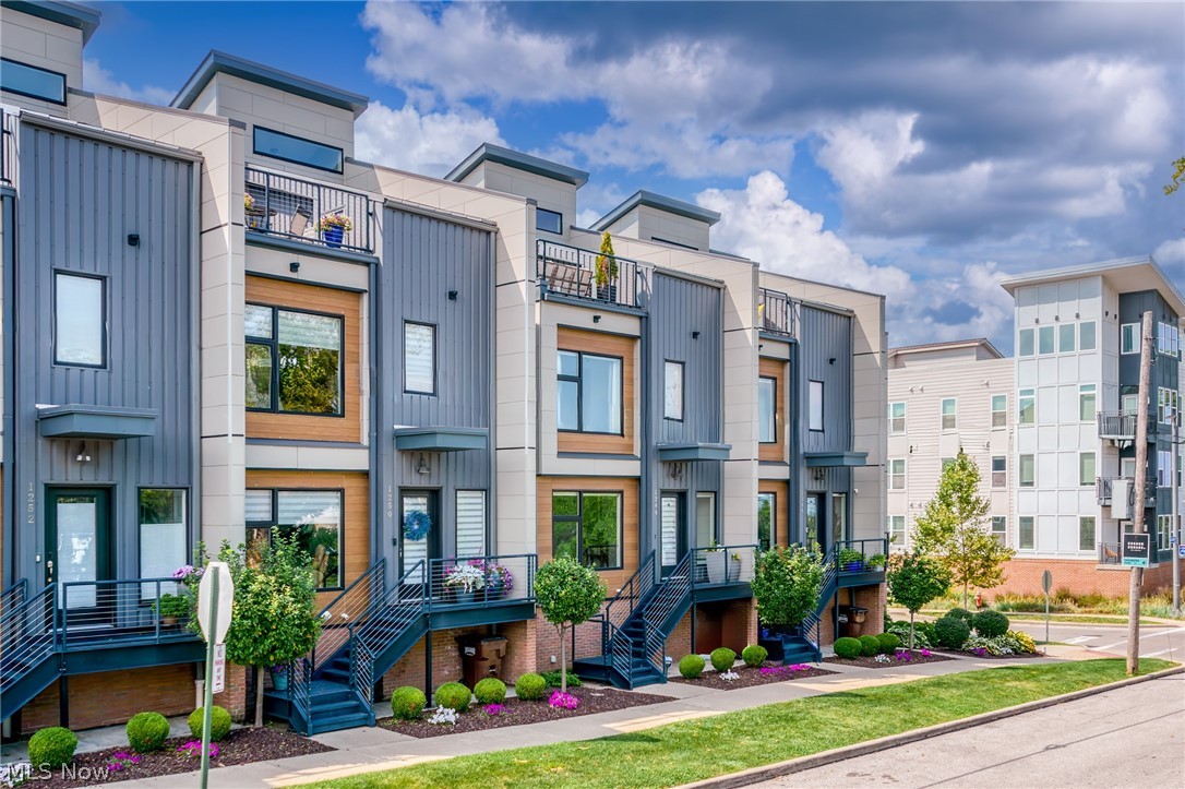 1248 W 58th Street 22