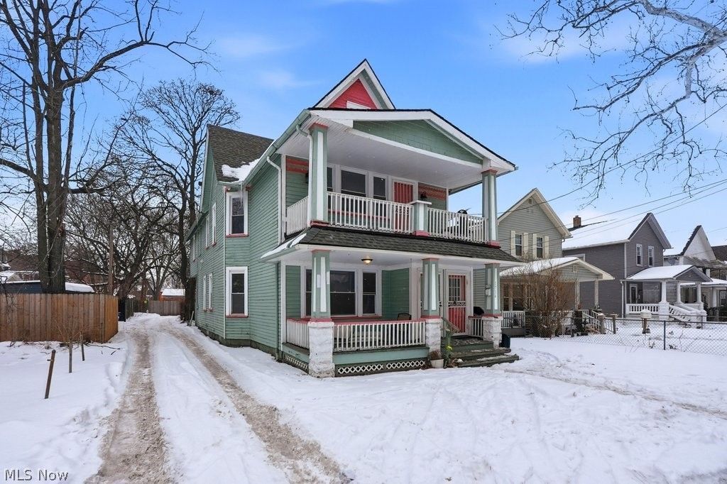 Photo of 1714 Castle Avenue, Cleveland, OH 44113 (MLS # 5197351)