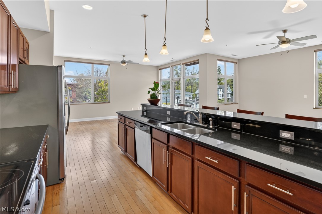 East College St Condo Blvd Bo - Residential