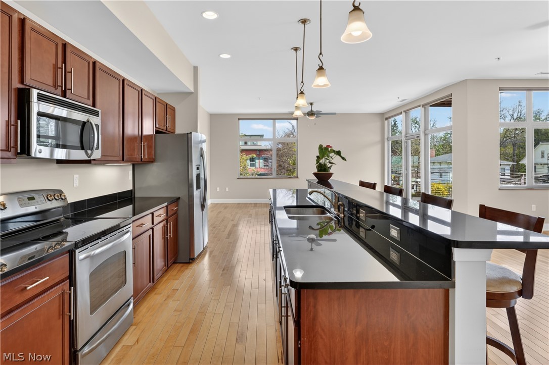 East College St Condo Blvd Bo - Residential