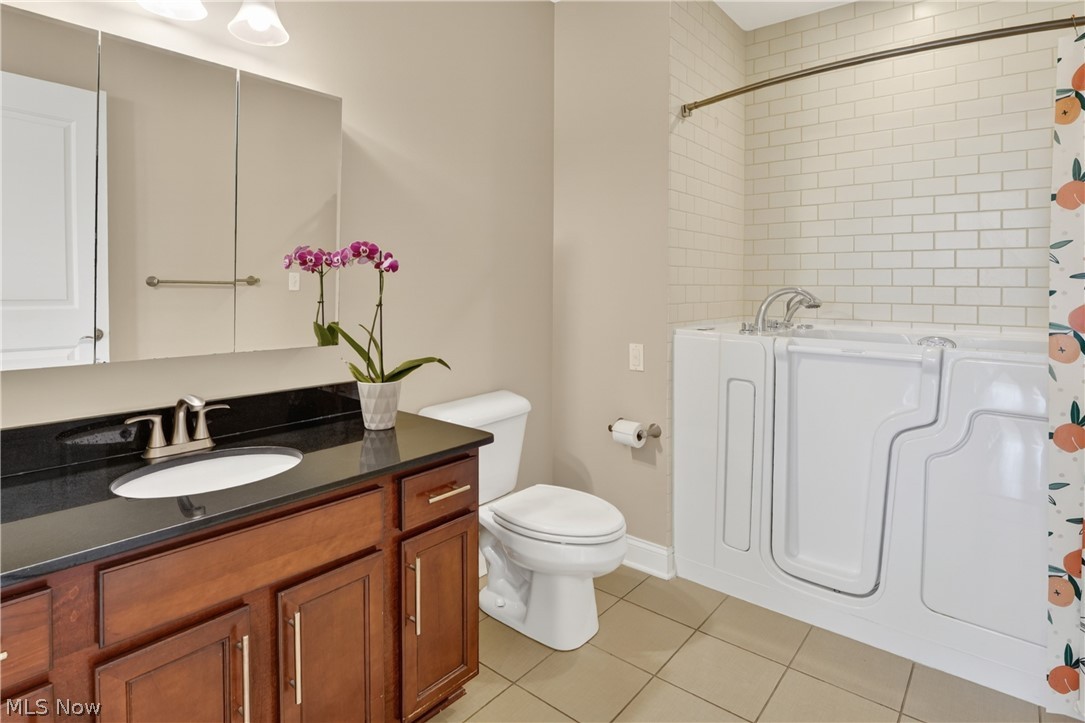 East College St Condo Blvd Bo - Residential