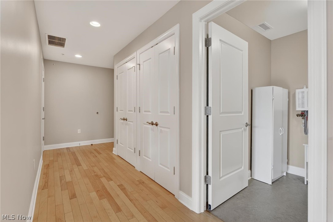 East College St Condo Blvd Bo - Residential