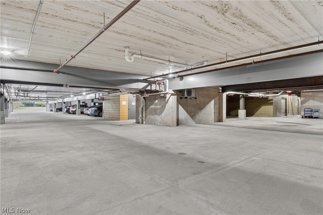 East College St Condo Blvd Bo - Residential