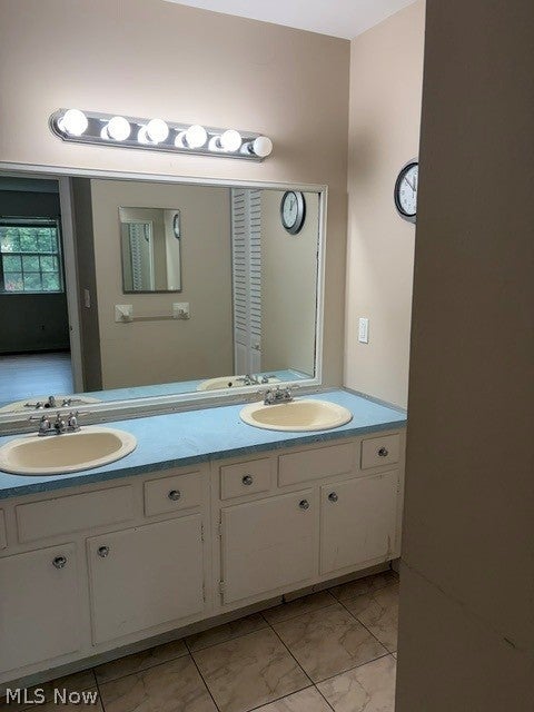 Tiny photo for 369 Quarry Lane #C, Warren, OH 44483 (MLS # 5240945)